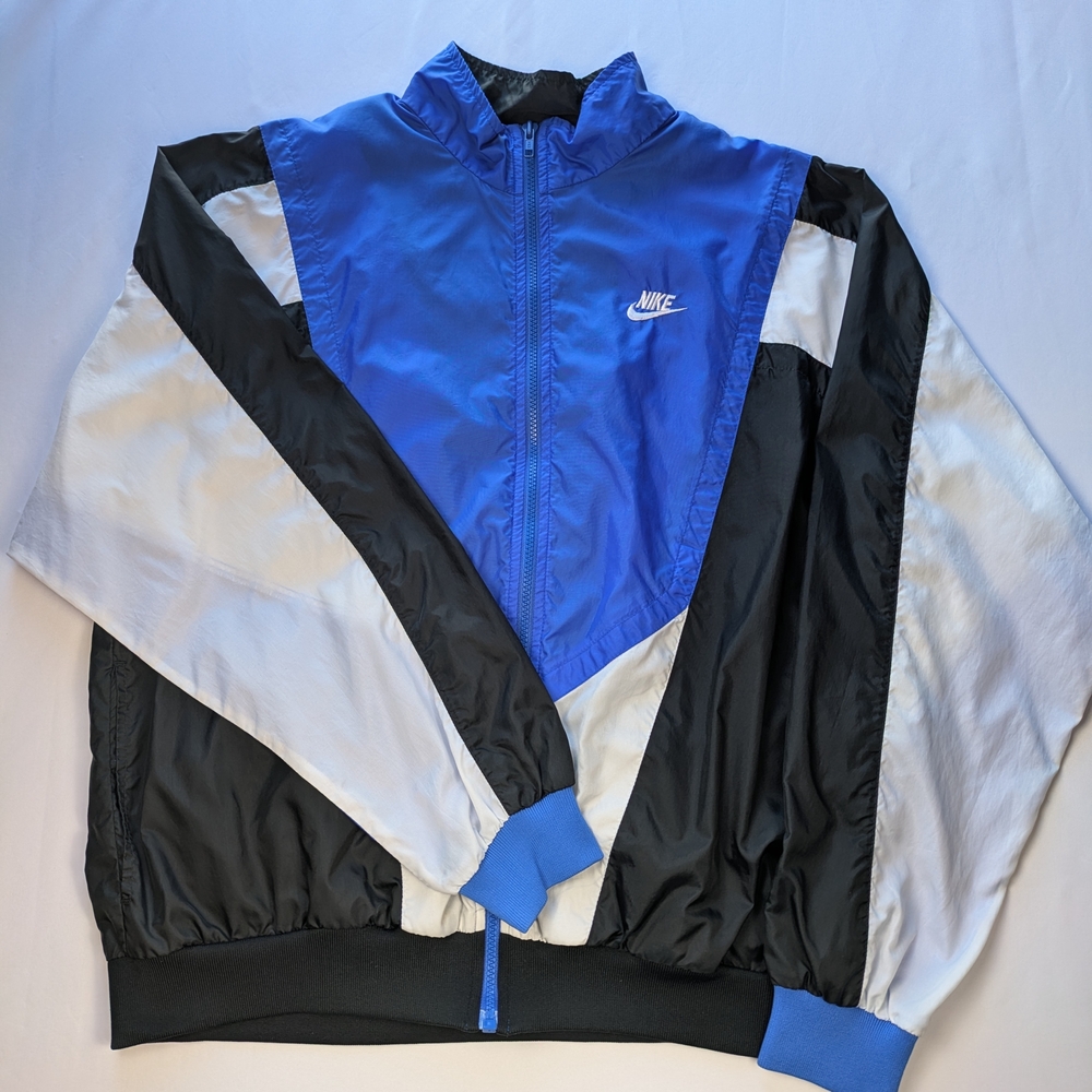 Size Large (23x28)- Vtg Late 80s Early 90s Nike wind breaker